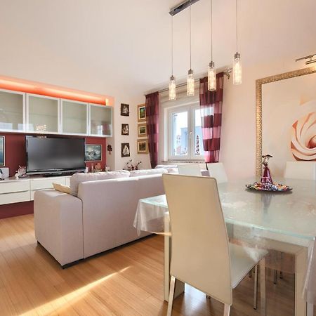 Apartamento Tomisha Pjescana Uvala Exterior foto