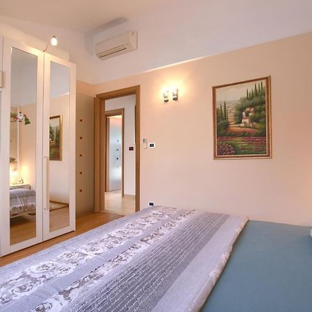 Apartamento Tomisha Pjescana Uvala Exterior foto