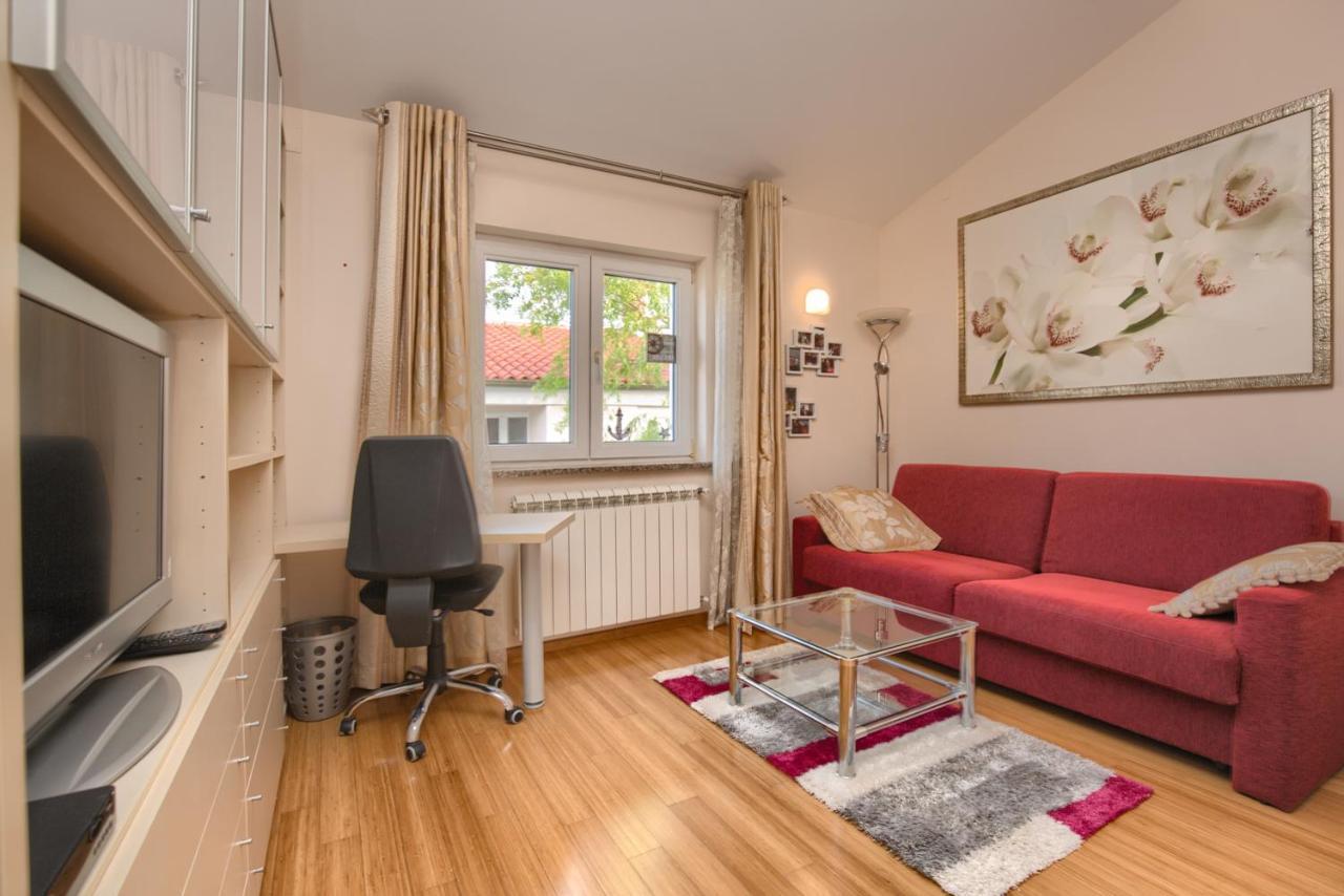 Apartamento Tomisha Pjescana Uvala Exterior foto
